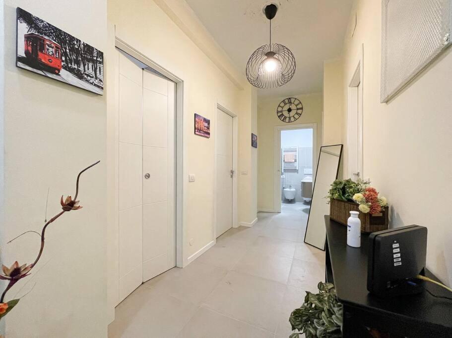 III - Cozy Single Room A Милан Экстерьер фото