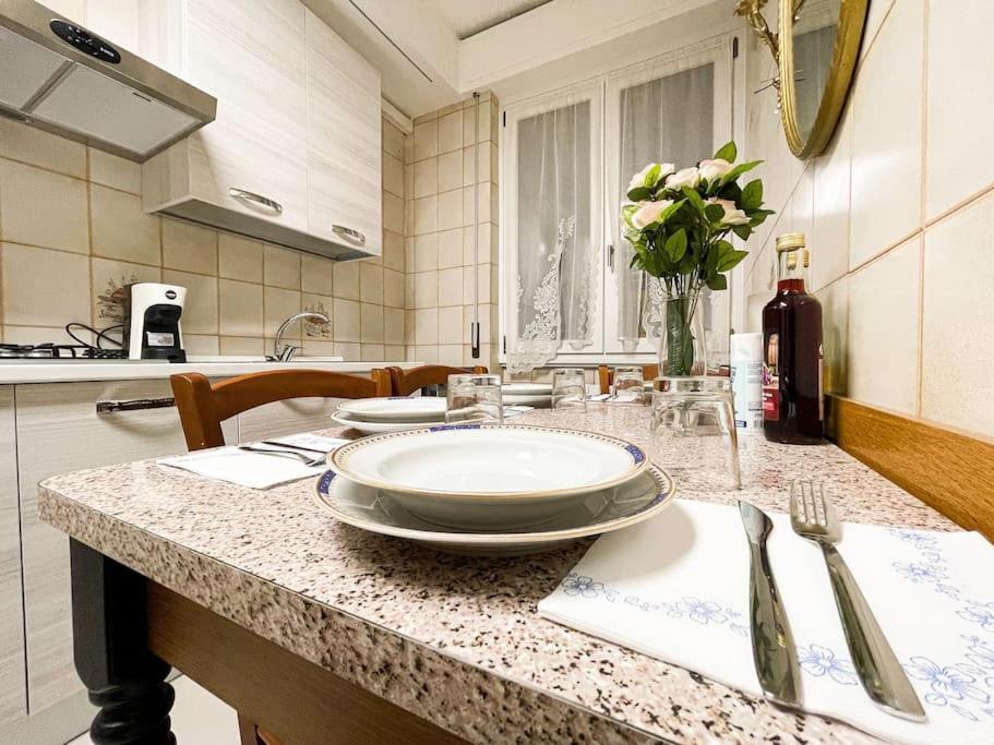 III - Cozy Single Room A Милан Экстерьер фото