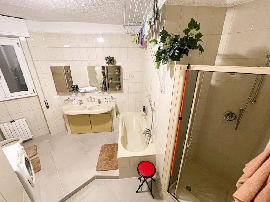 III - Cozy Single Room A Милан Экстерьер фото